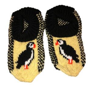 VINTAGE Hand Knit Puffin Bird Slippers Ladies 9.5 - 10 (Stretchy) Approx 10”